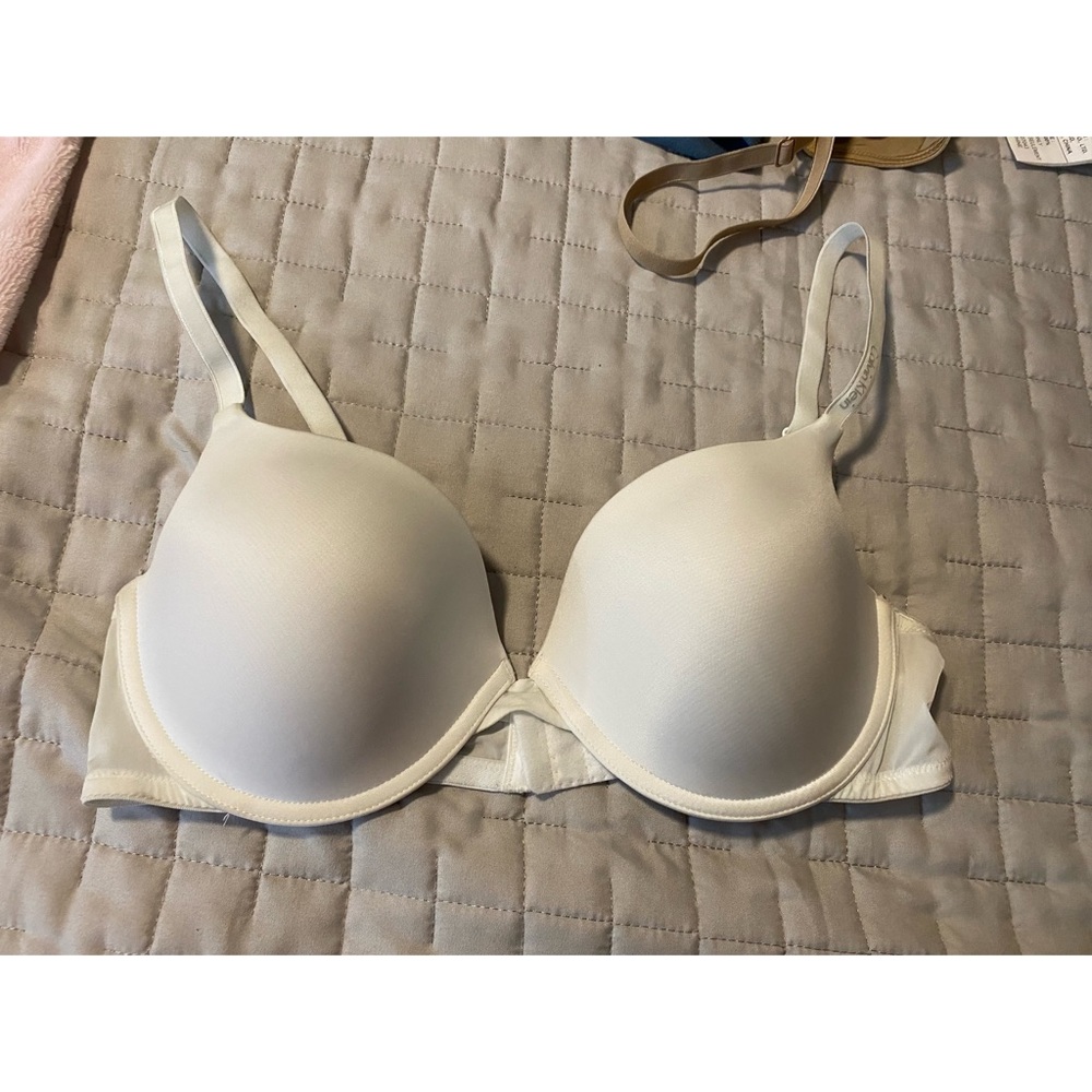 Calvin Klein White T-Shirt Bra